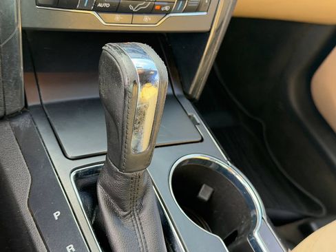Used 2017 Ford Explorer XLT w/ Equipment Group 201A FWD image 24