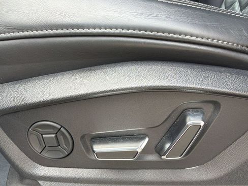 Used 2023 Audi SQ7 Premium Plus w/ Executive Package AWD/4WD image 15