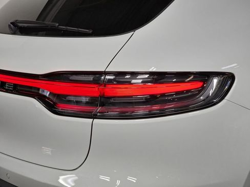 New 2026 Porsche Macan image 30
