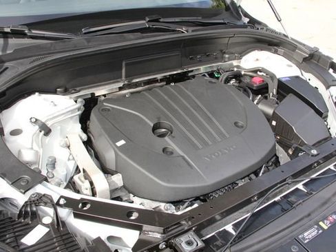 Used 2023 Volvo XC60 B5 Plus w/ Protection Package Premier image 11