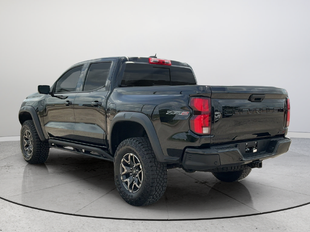 Used 2026 Chevrolet Colorado ZR2 w/ Technology Package AWD/4WD image 4