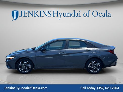 Certified 2025 Hyundai Elantra Sport FWD image 6