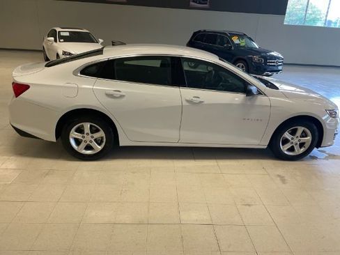 Used 2023 Chevrolet Malibu LS FWD image 3