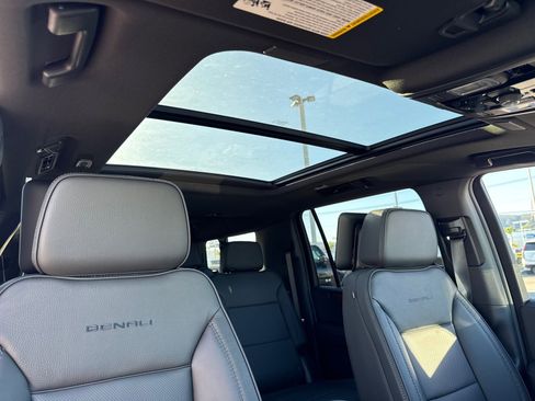 New 2026 GMC Yukon XL Denali w/ Denali Reserve Package image 18
