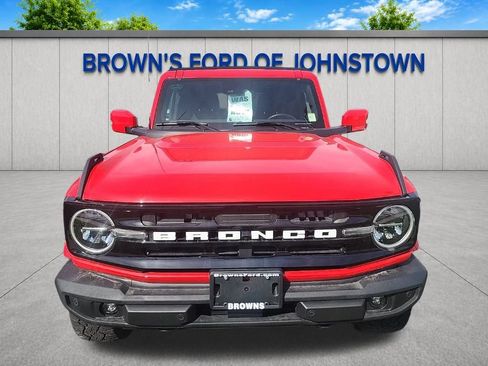 Used 2023 Ford Bronco Outer Banks AWD/4WD image 2