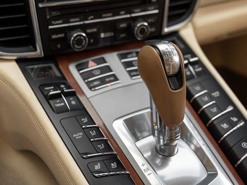 Used 2016 Porsche Panamera S RWD image 26