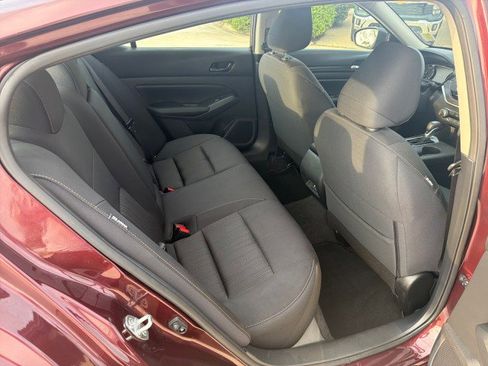 Used 2025 Nissan Altima 2.5 SV image 14