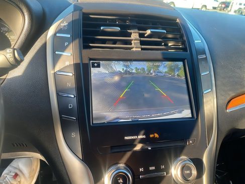 Used 2019 Lincoln MKC Select w/ Select Plus Package image 17