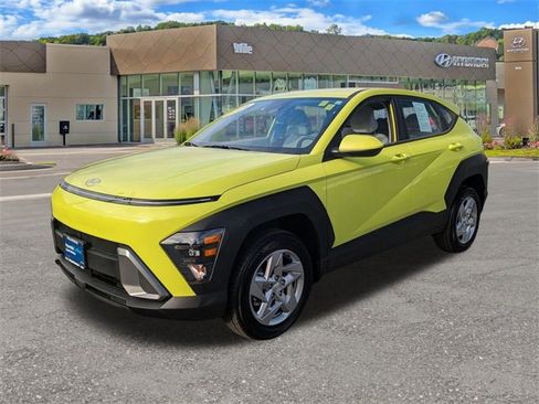 Certified 2024 Hyundai Kona SE image 7