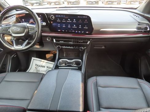 Used 2025 Chevrolet Traverse Z71 w/ Enhanced Driving Package AWD/4WD image 26