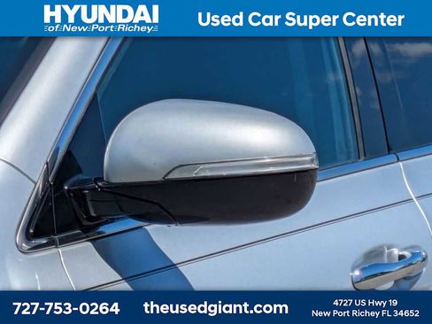 Used 2020 Kia Sorento LX image 11