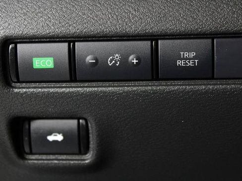 Certified 2024 Nissan Sentra SR w/ SR Premium Package FWD image 24