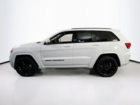 Used 2022 Jeep Grand Cherokee Laredo X image 8