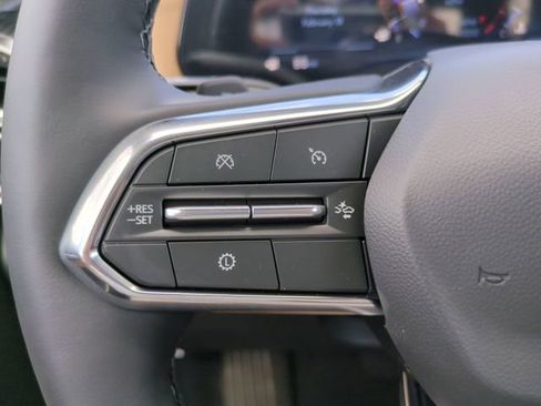 New 2026 Chevrolet Equinox ACTIV w/ Convenience Package III FWD image 24