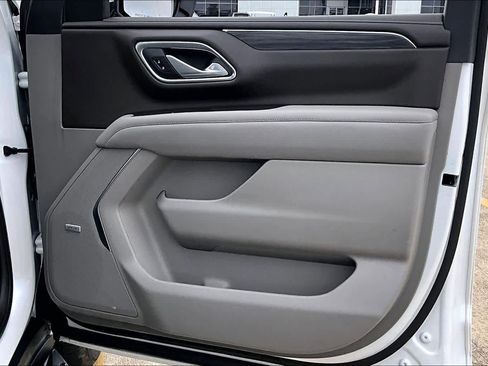 Used 2022 GMC Yukon SLT w/ SLT Premium Package image 44