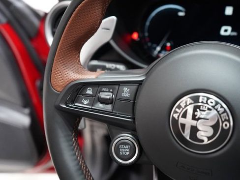 New 2025 Alfa Romeo Giulia Intensa AWD w/ Driving Assist Package image 21