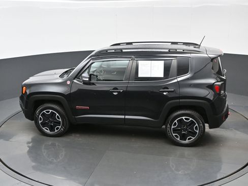 Used 2017 Jeep Renegade Trailhawk image 36