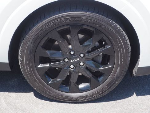 Used 2024 Kia Carnival SX Prestige FWD image 10