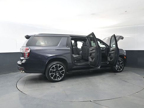 Used 2023 Chevrolet Suburban RST w/ Sport Performance Package AWD/4WD image 19