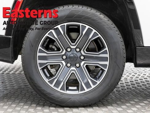 Used 2024 Jeep Wagoneer Series II image 46