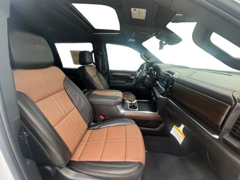 Used 2025 Chevrolet Silverado 2500 High Country w/ Technology Package image 16