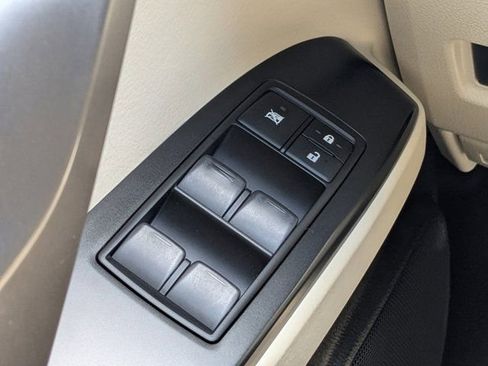 Used 2023 Lexus GX 460 Premium w/ Accessory Package image 25