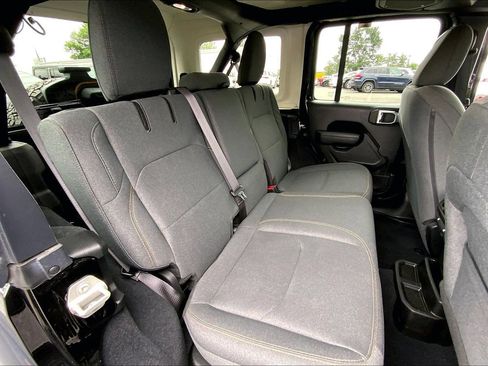 Certified 2024 Jeep Wrangler Unlimited AWD/4WD image 19