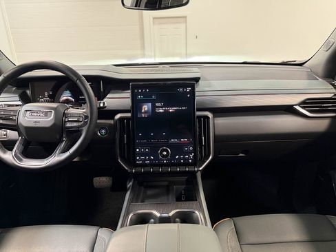 Used 2025 GMC Acadia AT4 image 18