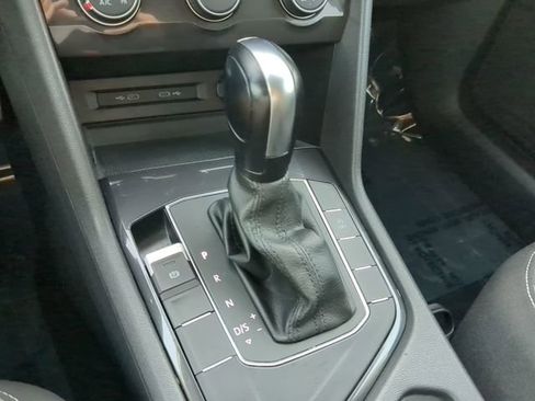Certified 2021 Volkswagen Tiguan S image 22
