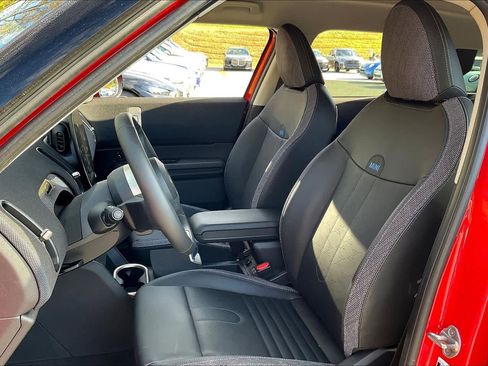 Certified 2025 MINI Cooper Countryman S w/ Comfort Package Max image 7