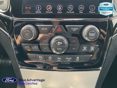 Used 2019 Jeep Grand Cherokee Overland w/ Interior Metal Package AWD/4WD image 12