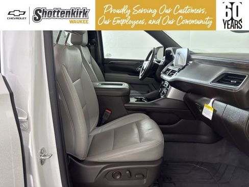 Used 2022 Chevrolet Tahoe LT w/ Luxury Package image 15