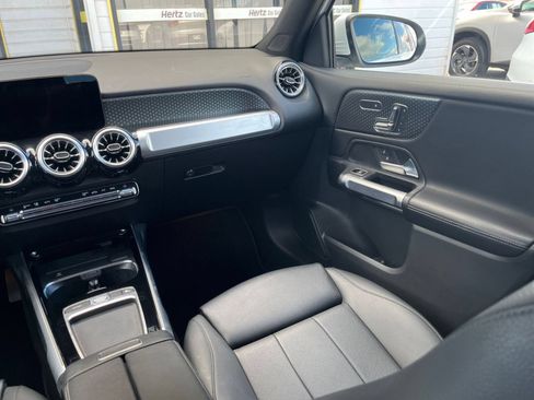 Used 2025 Mercedes-Benz GLB 250 4MATIC image 31