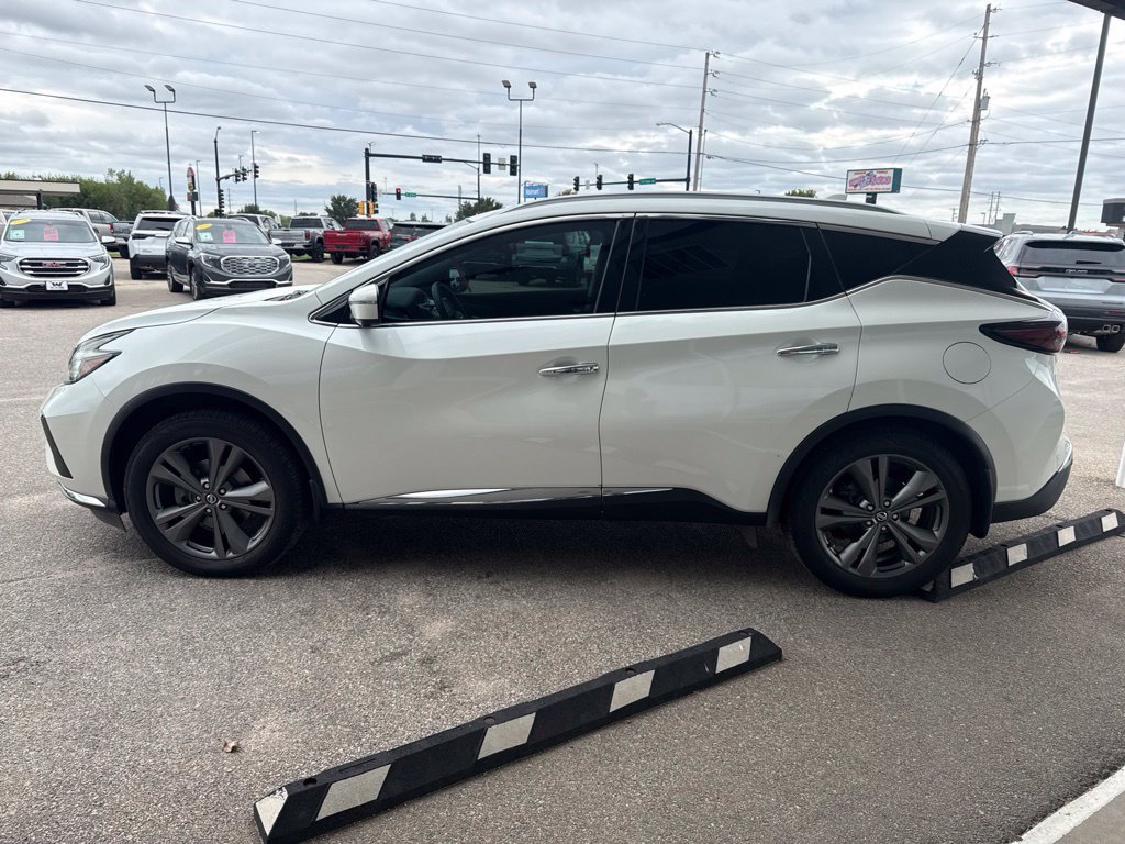 Used 2019 Nissan Murano Platinum w/ Cargo Package FWD image 3