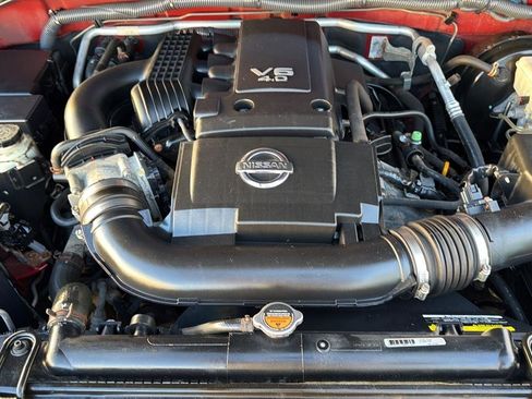 Used 2012 Nissan Frontier SV image 24
