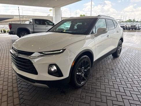 Used 2022 Chevrolet Blazer LT AWD/4WD image 2
