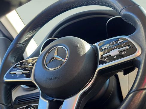 Used 2021 Mercedes-Benz GLC 300 4MATIC w/ Premium Package image 15