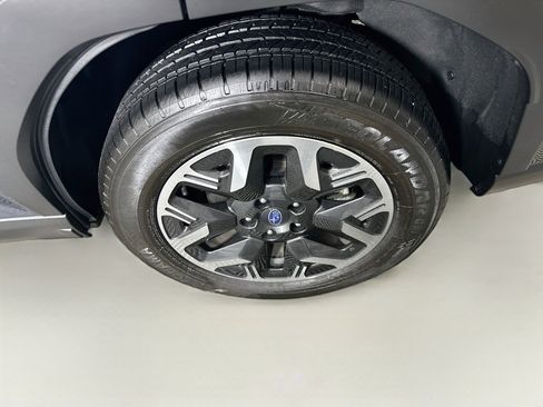 Used 2025 Subaru Forester Premium AWD/4WD image 11