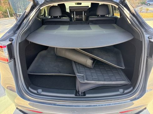Used 2023 Tesla Model Y Long Range image 27