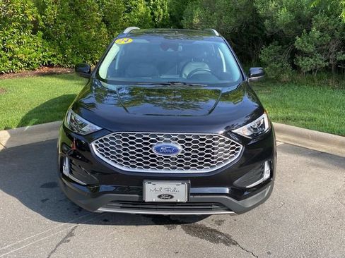 Used 2024 Ford Edge SEL w/ Convenience Package AWD/4WD image 2