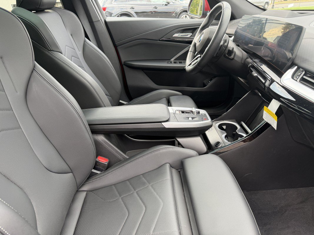 Used 2025 BMW X2 xDrive28i w/ Premium Package AWD/4WD image 22