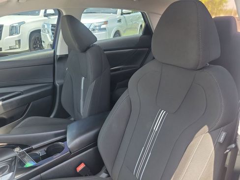 Used 2023 Hyundai Elantra SEL w/ Convenience Package FWD image 19