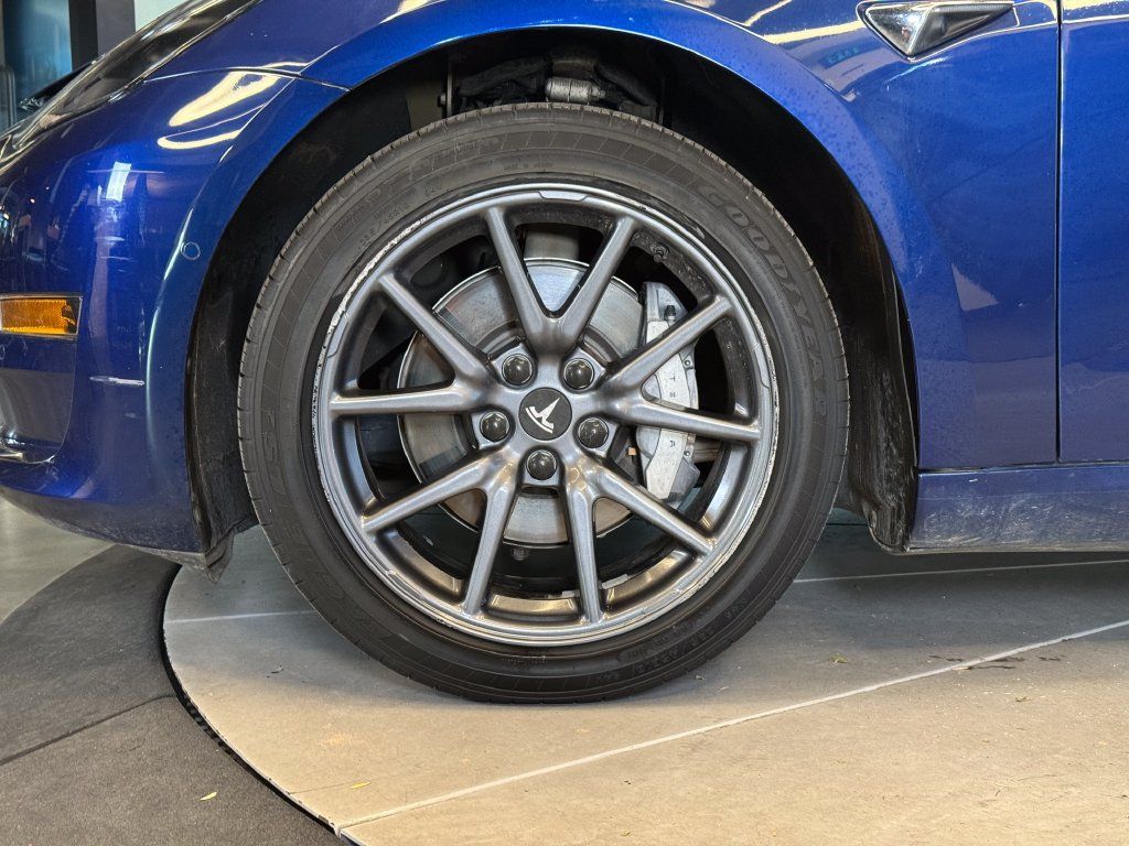 Used 2019 Tesla Model 3 Long Range RWD image 23