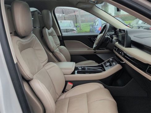 Used 2023 Lincoln Aviator Reserve w/ Equipment Group 201A image 32