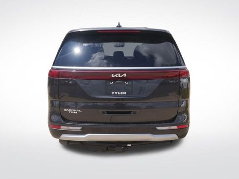 Used 2024 Kia Carnival EX FWD image 7