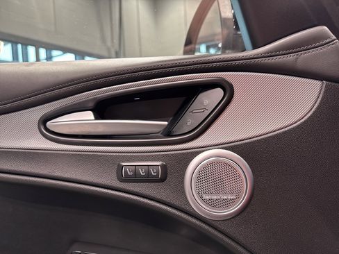 Used 2023 Alfa Romeo Stelvio Veloce image 18