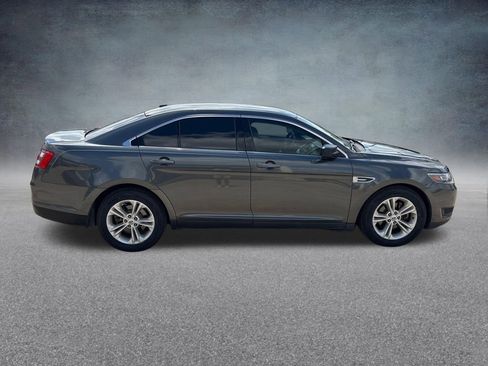 Used 2016 Ford Taurus SE FWD image 6