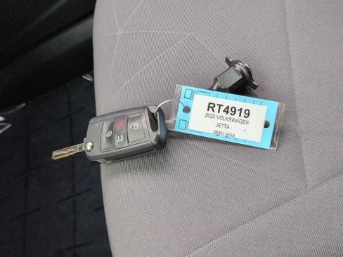 Used 2025 Volkswagen Jetta Sport FWD image 32