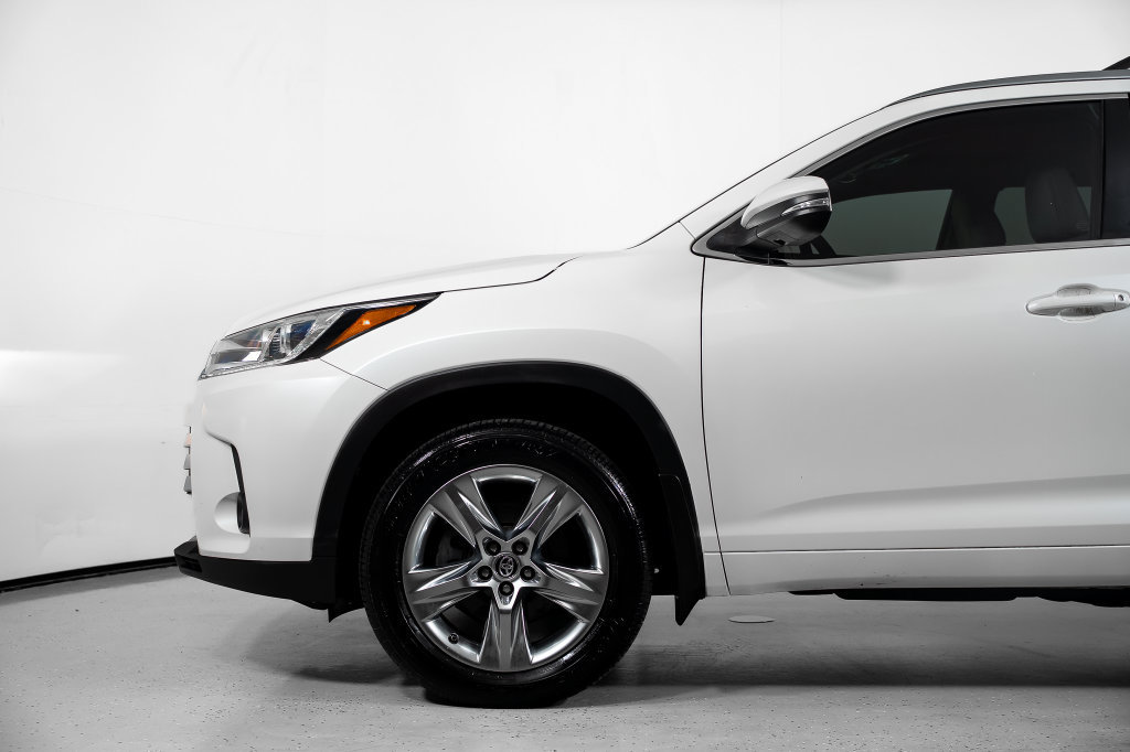 Used 2018 Toyota Highlander Limited AWD/4WD image 12
