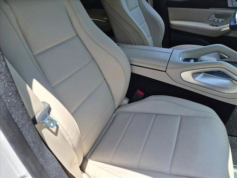 Certified 2025 Mercedes-Benz GLS 450 4MATIC image 21